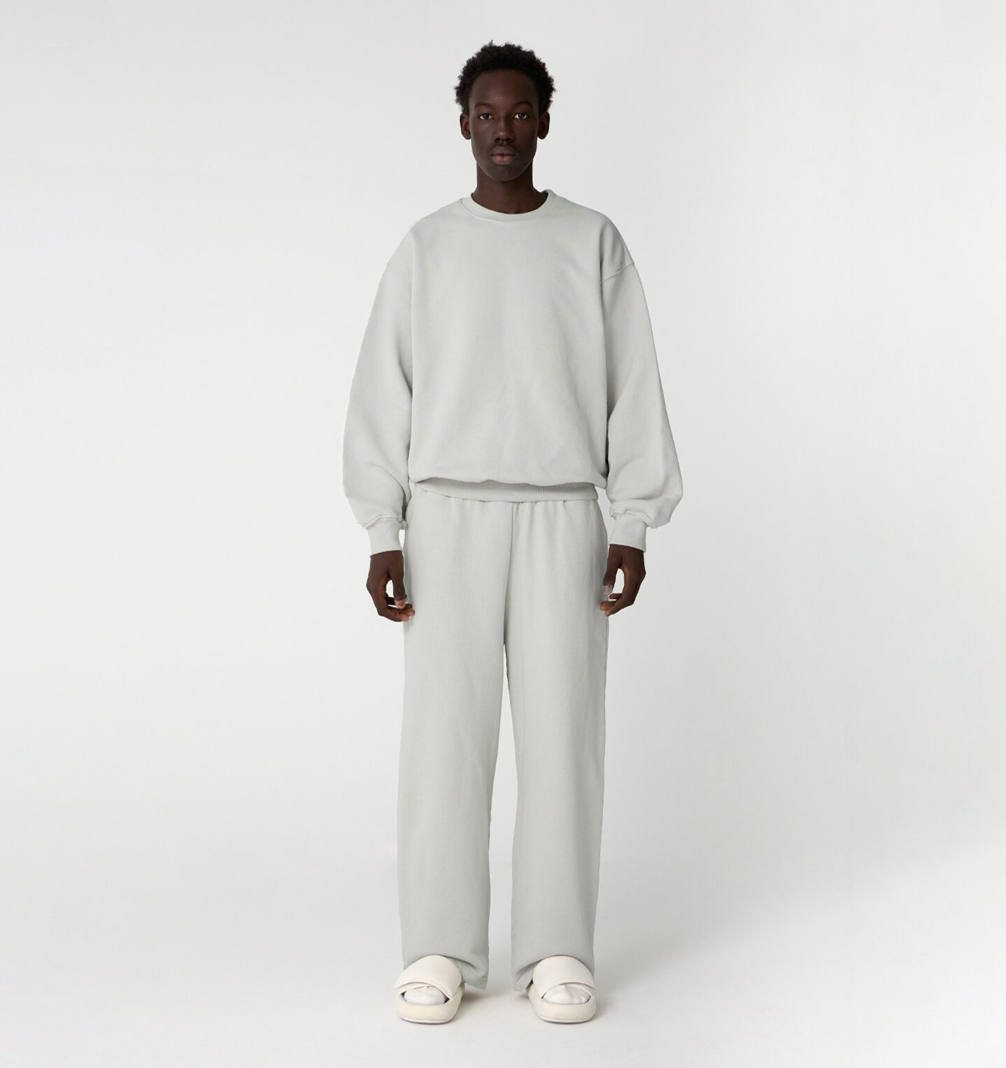 Front Page 23 Front Page -Cozy Wear World 600GSMCREWNECK1 49b6efb7 c9d1 4e e1764056236260